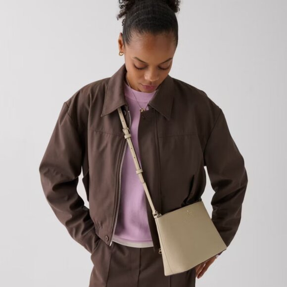 NWT Kate Spade Leila Medium Crossbody Light Sand FREE SHIPPING - Picture 2 of 6